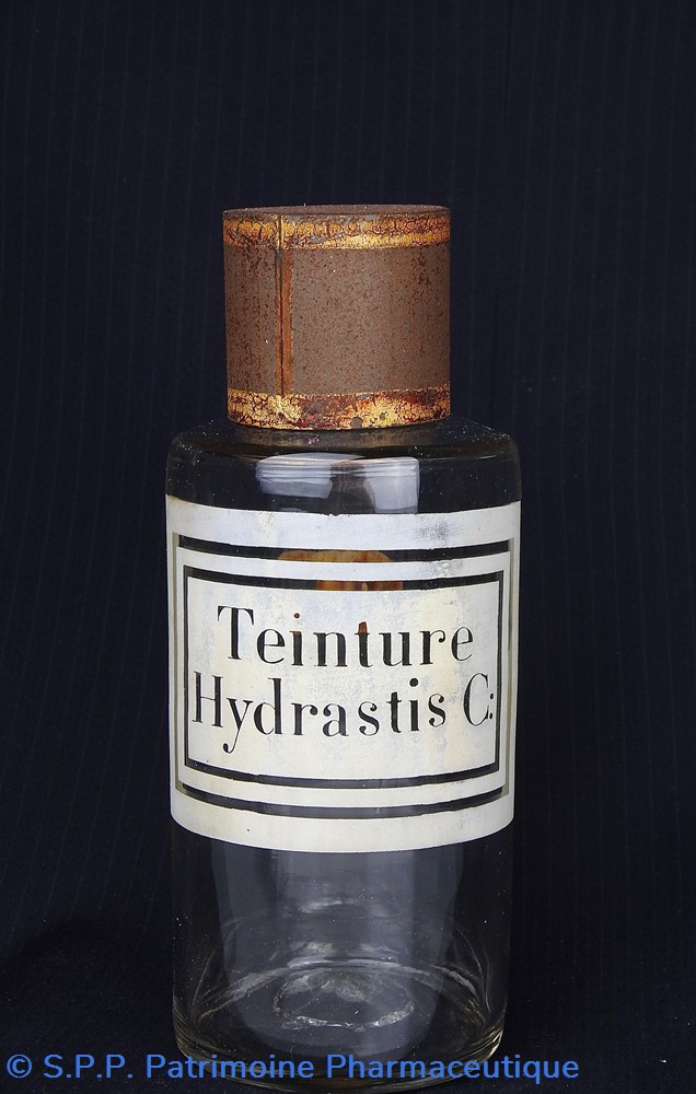 Flacon en verre petit modèle étiquette blanche Pharmacie RAVASSE science flacon en verre petit modele etiquette blanche pharmacie ravasse