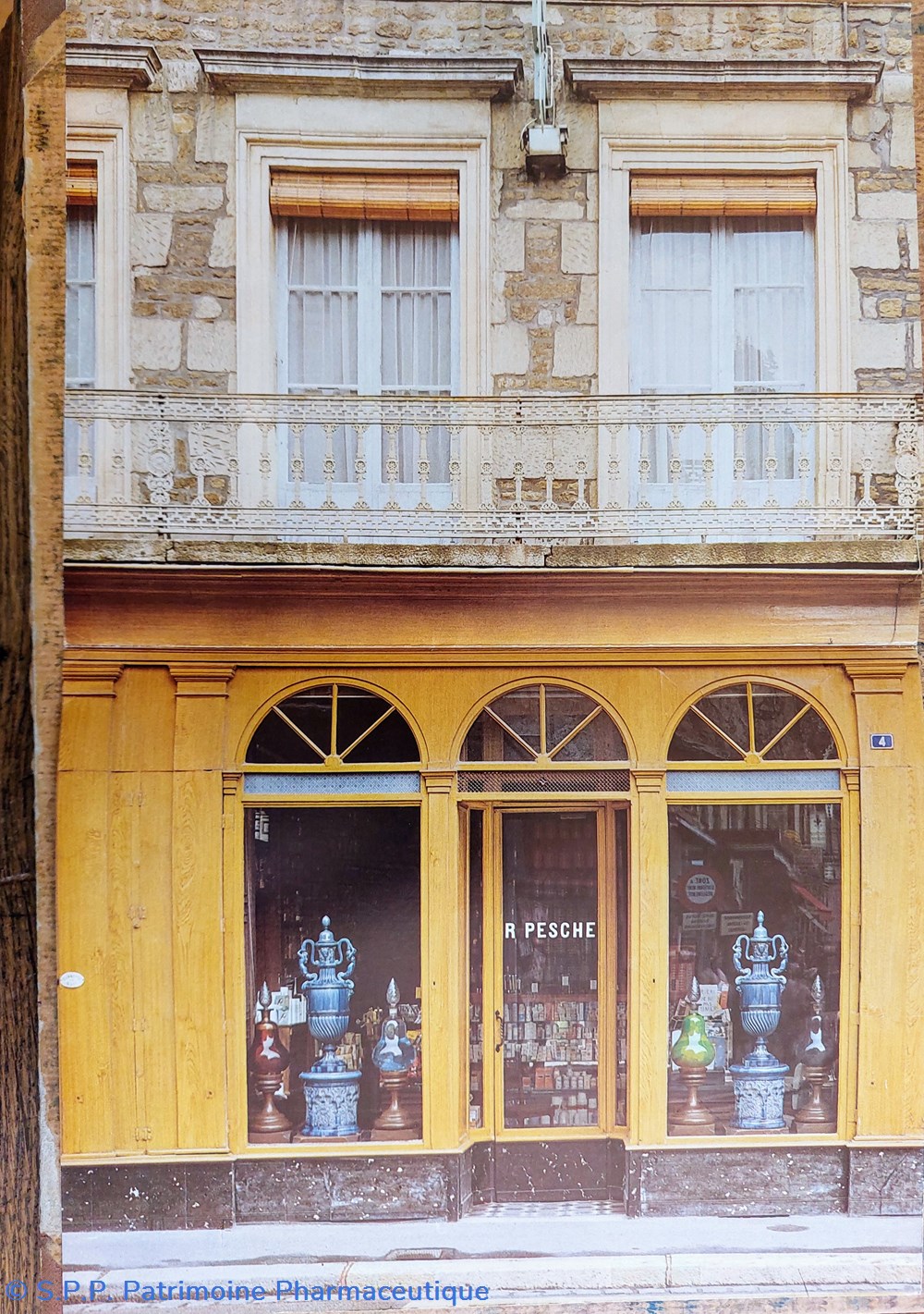 Pharmacie à Alençon / Lab ROUSSEL n31 science pharmacie a alencon lab roussel n31