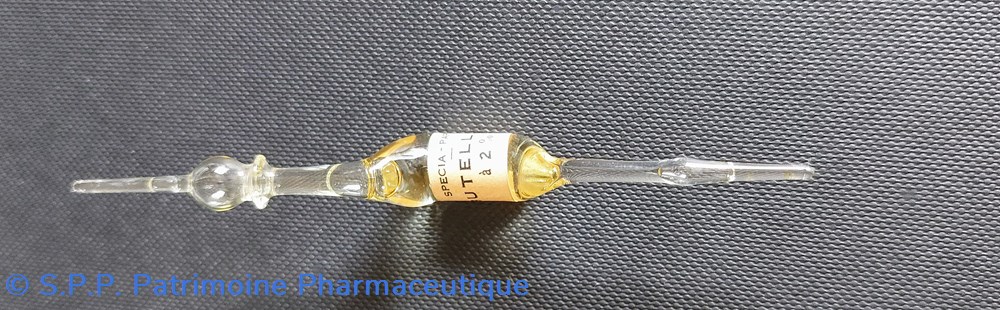 science butelline a 2 ampoule de forme originale