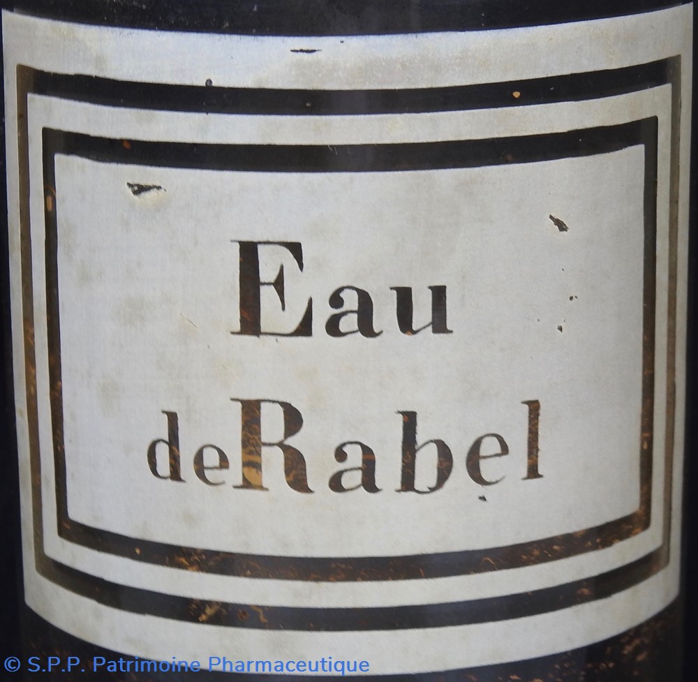 Flacon en verre petit modèle étiquette blanche Pharmacie RAVASSE 2 science flacon en verre petit modele etiquette blanche pharmacie ravasse