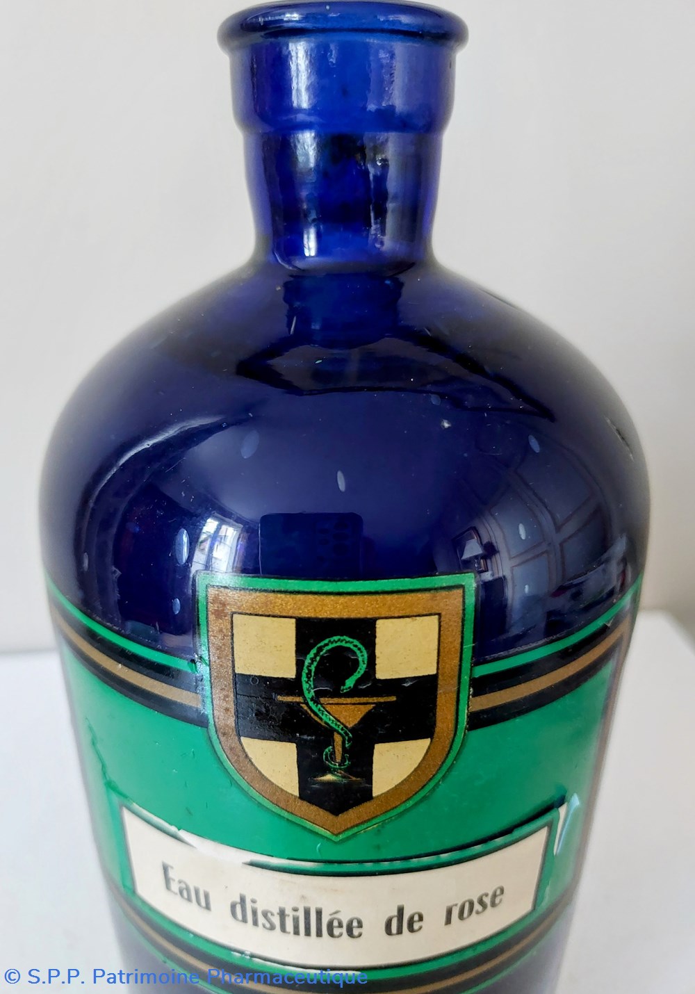 Bleu / Bouteille 23.5 cm Eau distillée de rose 6 science pharmacie bleu bouteille 23 5 cm eau distillee de rose