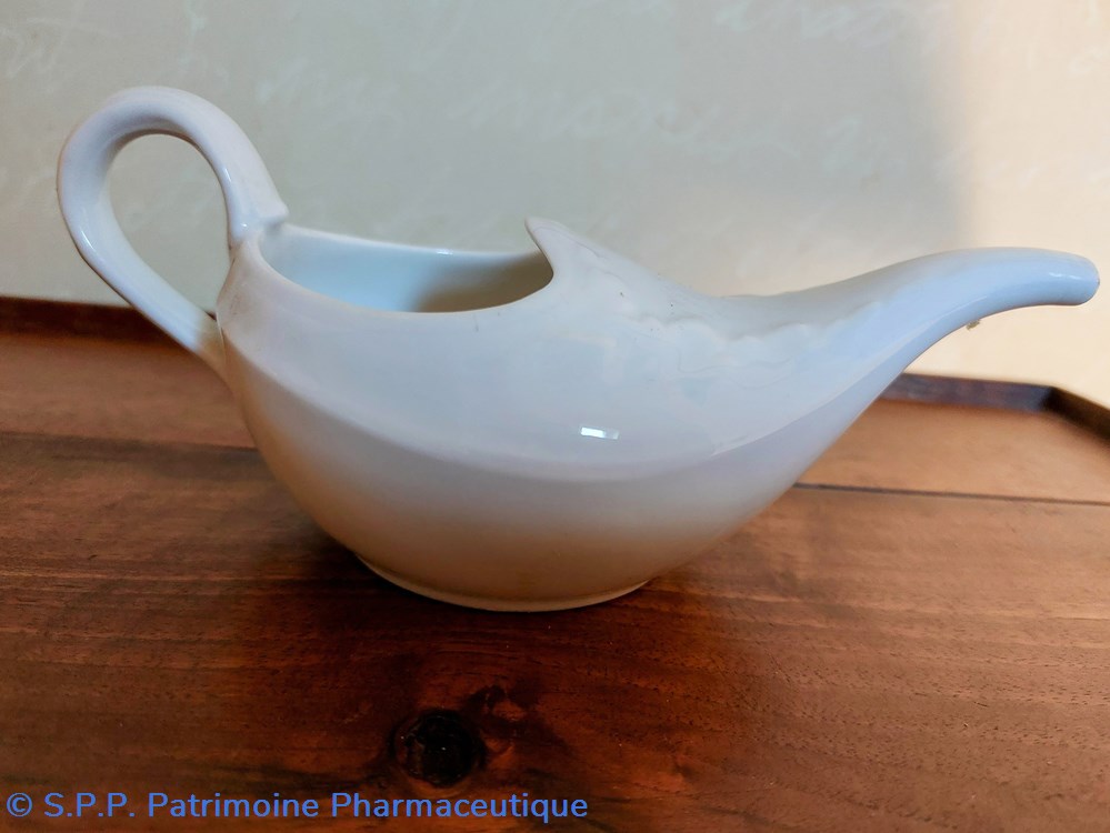 science pharmacie biberon de malade canard de malade
