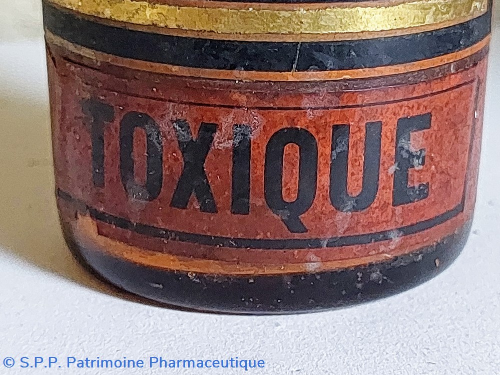 Flacon verre ambré 11.5 "Acidum Arseniosum" 6 science pharmacie flacon verre ambre 11 5 acidum arseniosum