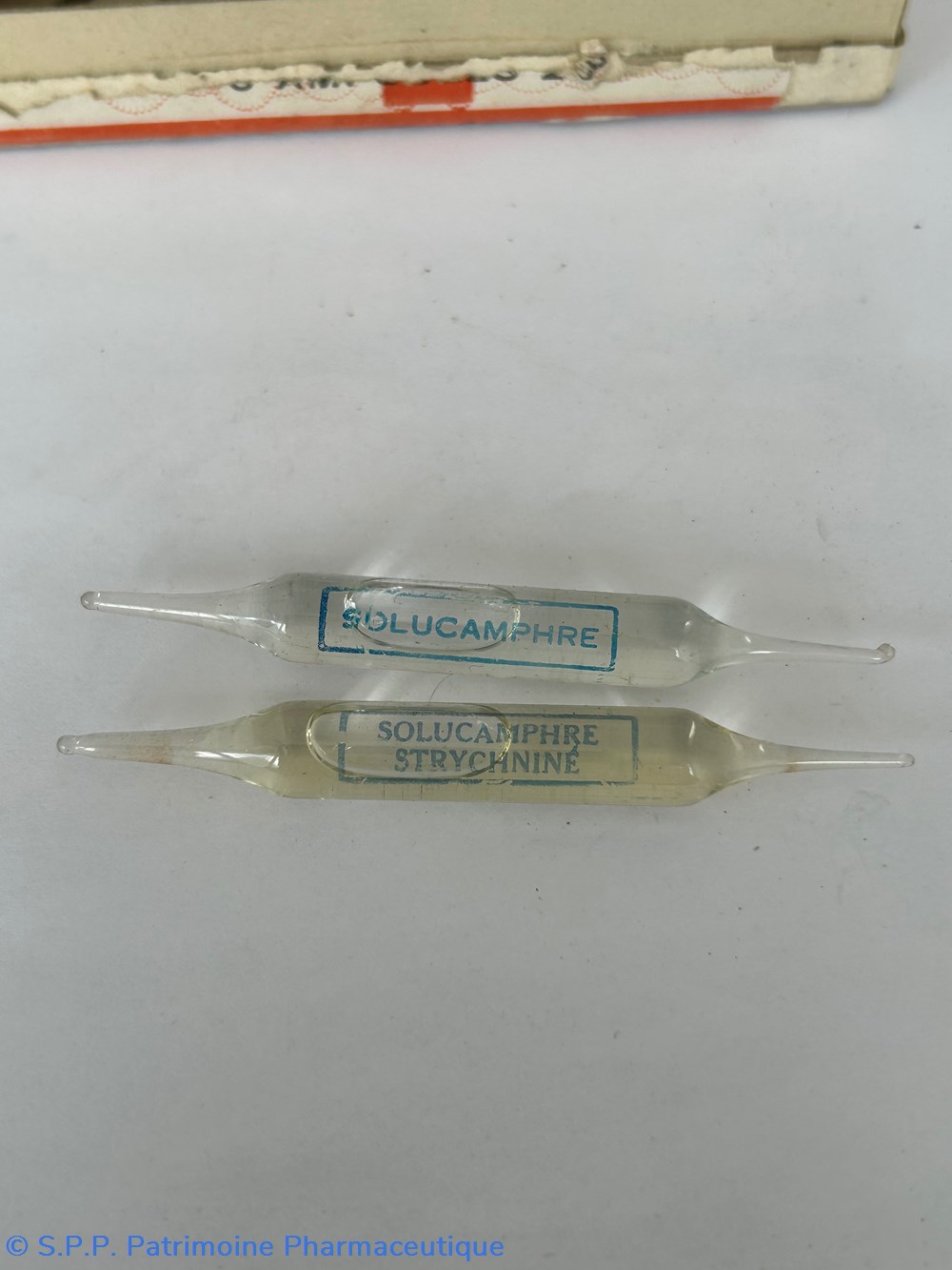 SOLUCAMPHRE Delalande Strychniné ( Ampoules ) 2 science pharmacie solucamphre delalande strychnine ampoules