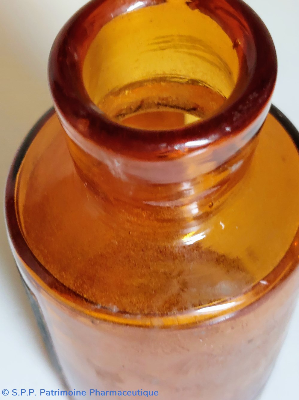 science pharmacie flacon en verre ambre 11 5 santoninum