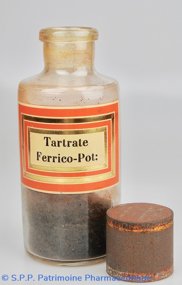 Flacon en verre petit modèle Pharmacie RAVASSE 3 science flacon en verre petit modele pharmacie ravasse