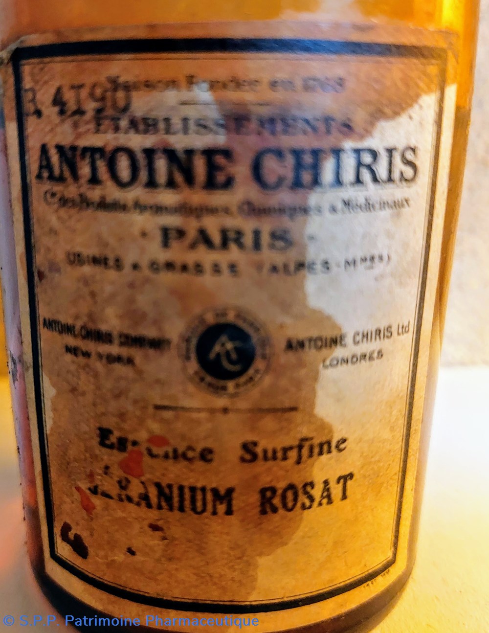 Essence Surfine Géranium Rosat Flacon 11.5 verre ambré 2 science pharmacie essence surfine geranium rosat flacon 11 5 verre ambre