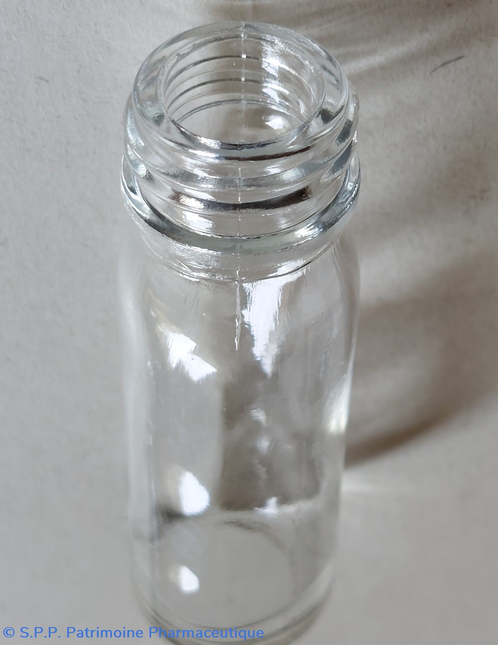 science pharmacie 6 petit flacon cylindrique en verre
