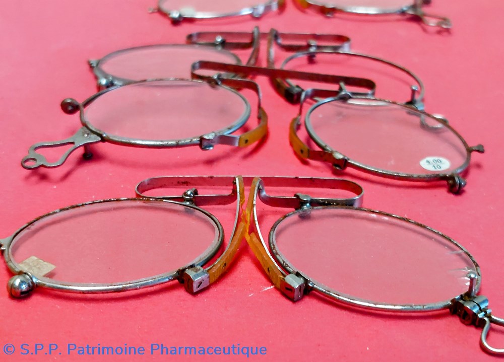 Pince - nez avec ressort plat 3 science pharmacie pince nez avec ressort plat