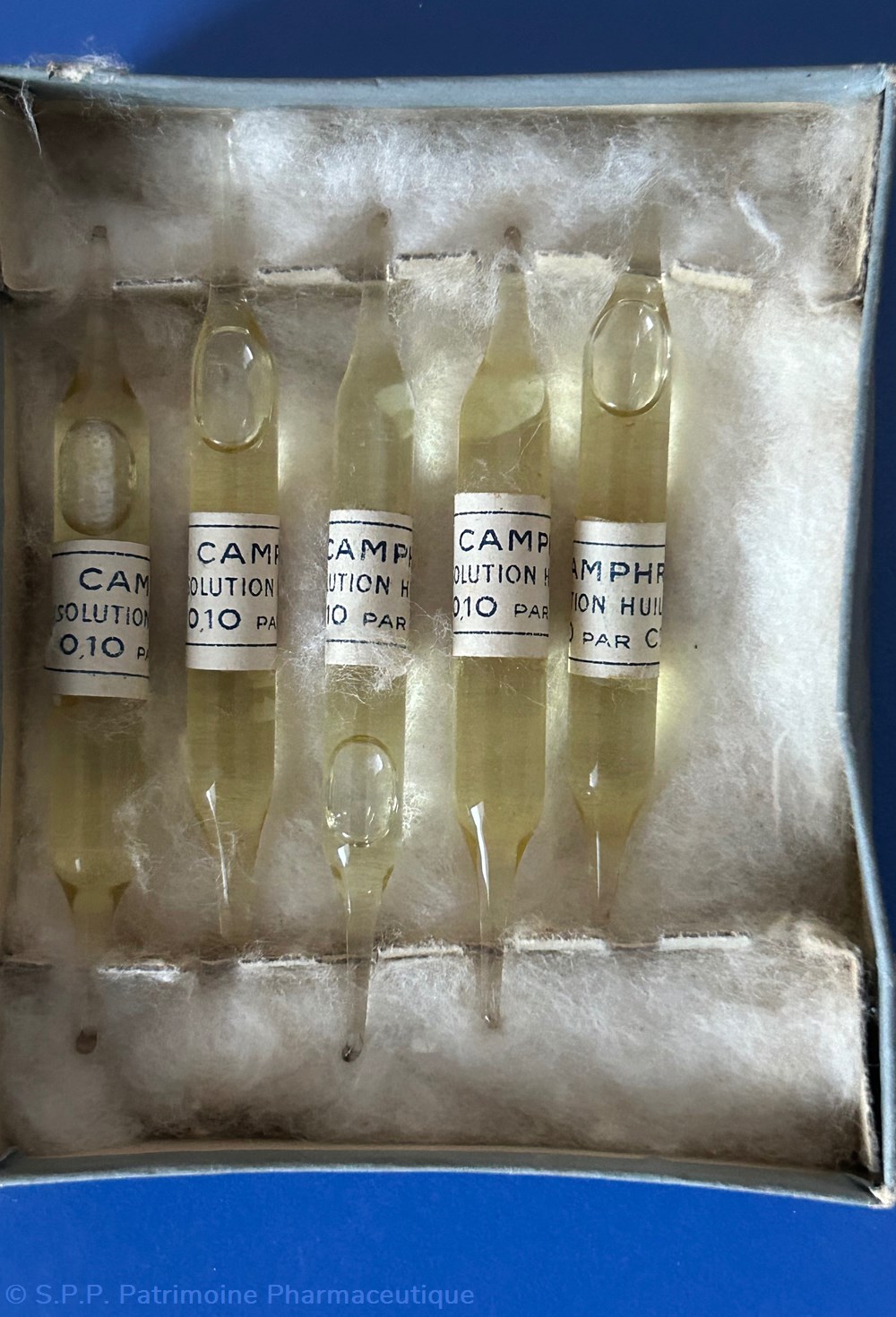 science pharmacie ampoules huile camphree