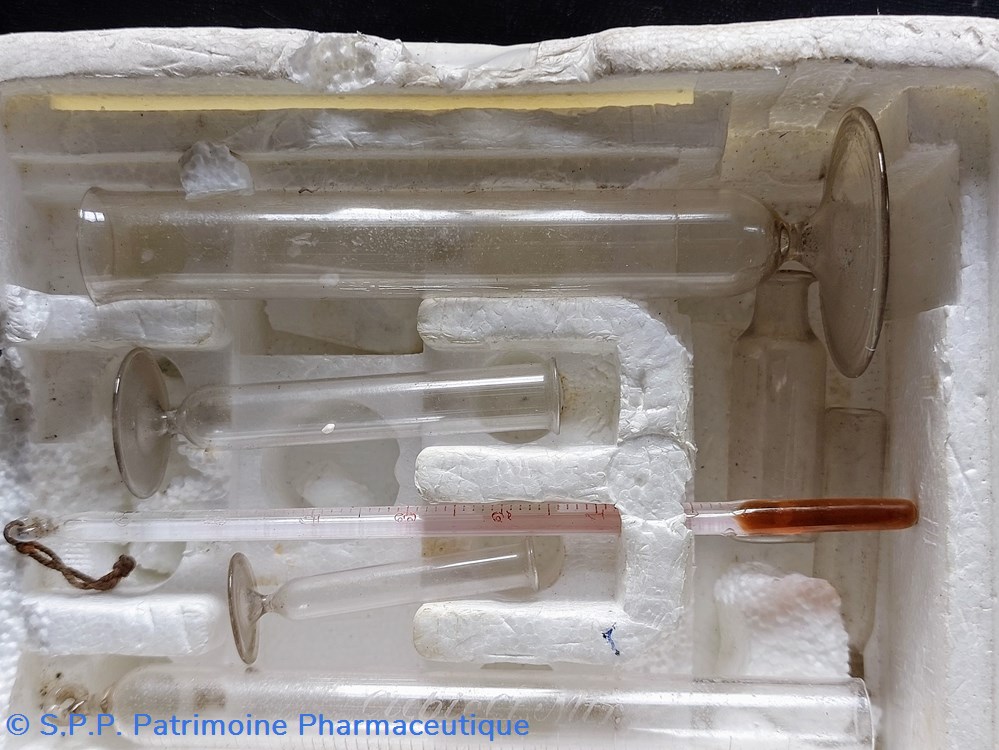 science pharmacie coffret de verreries analyse pharmaceutique