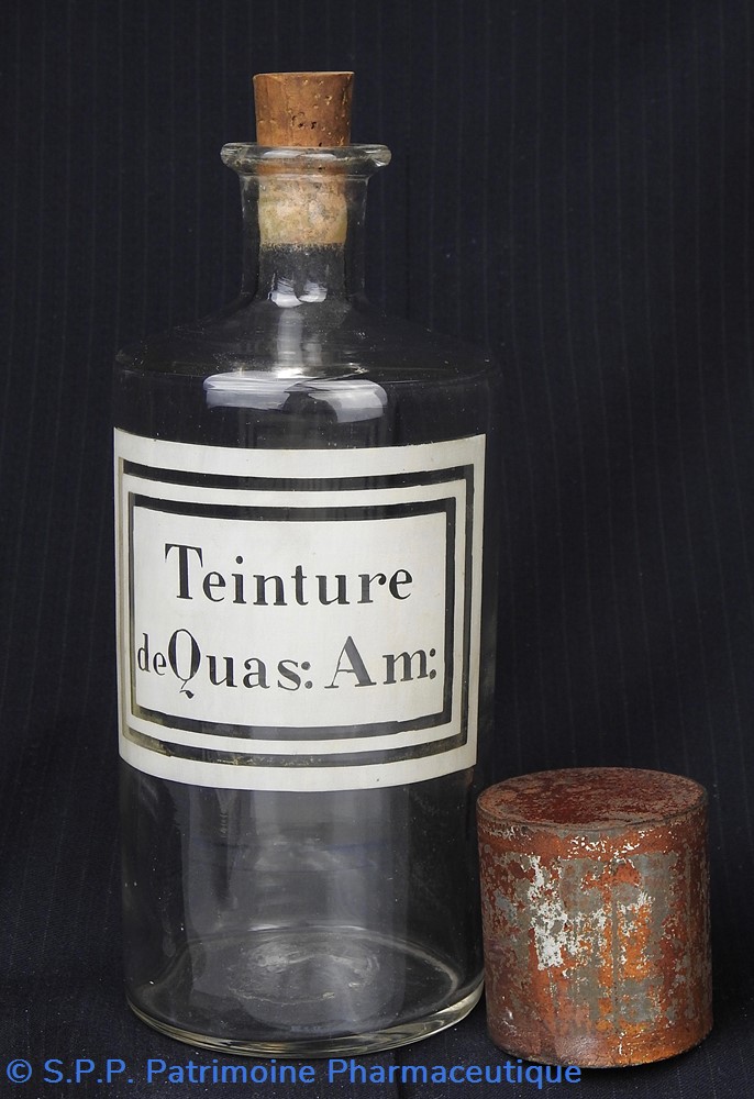 Flacon en verre petit modèle étiquette blanche Pharmacie RAVASSE 3 science flacon en verre petit modele etiquette blanche pharmacie ravasse