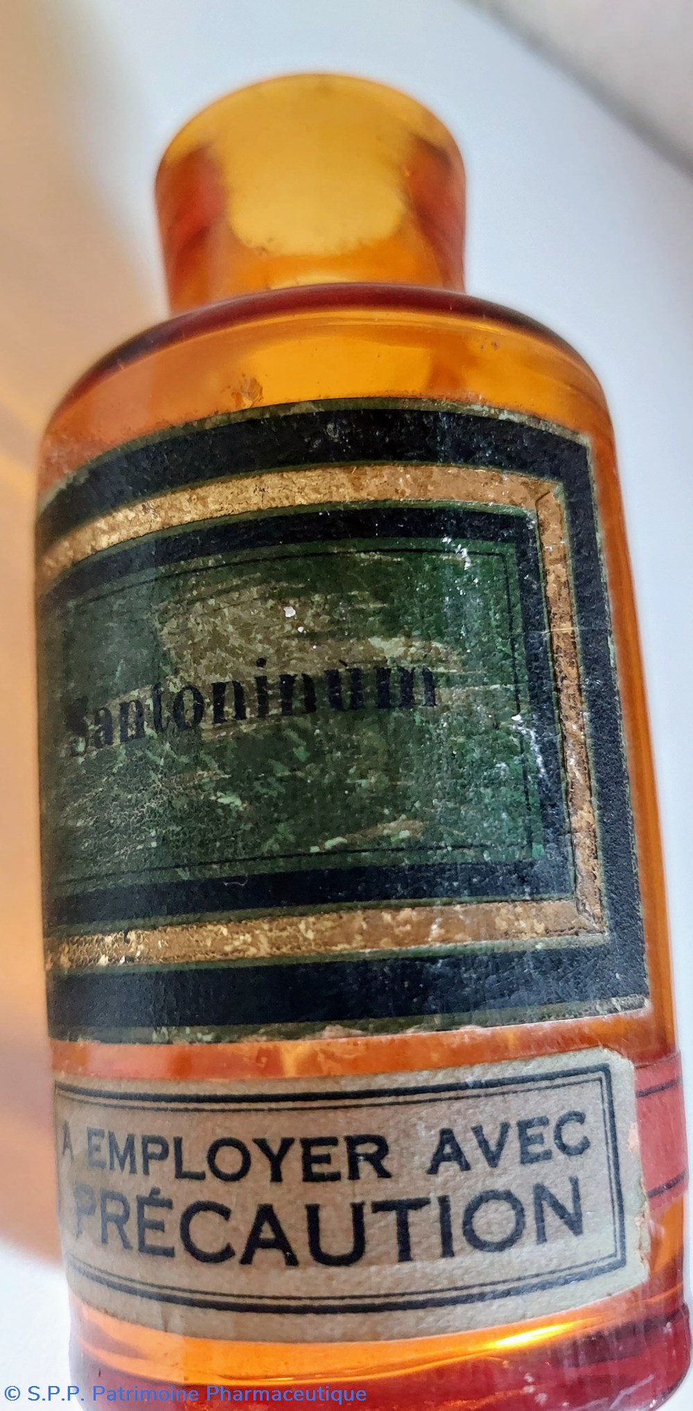 science pharmacie flacon en verre ambre 11 5 santoninum