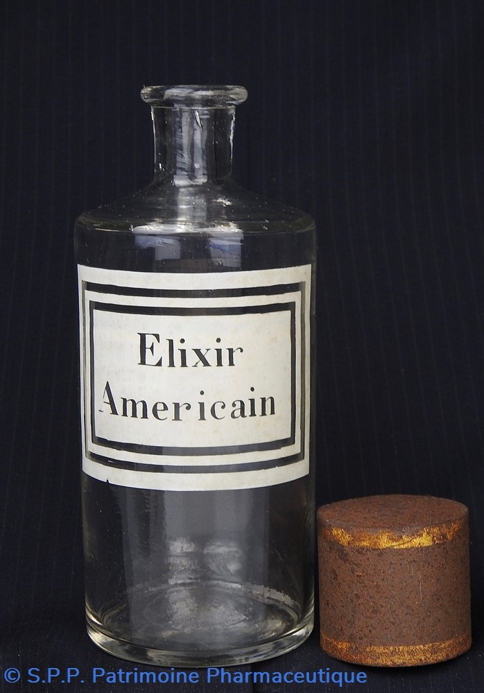 Flacon en verre petit modèle étiquette blanche Pharmacie RAVASSE 3 science flacon en verre petit modele etiquette blanche pharmacie ravasse