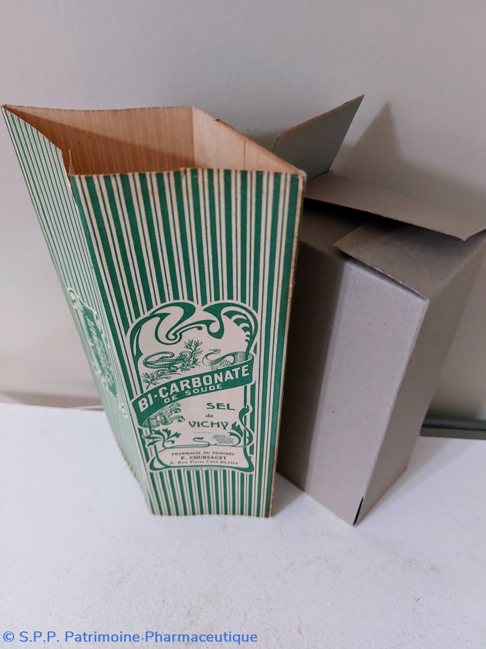 Emballage " SEL de VICHY" Bicarbonate de soude 3 documents anciens emballage sel de vichy bicarbonate de soude