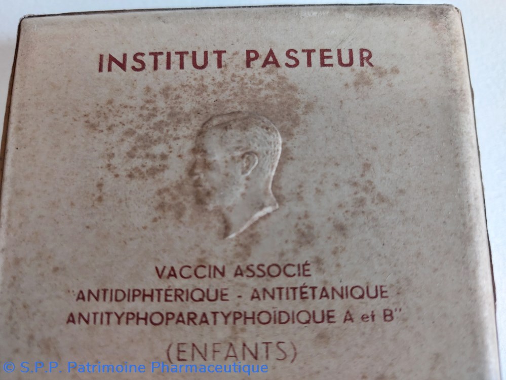 science pasteur vaccin associe enfants