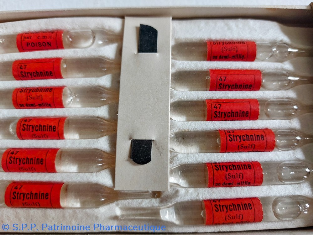 STRYCHNINE 12 AMPOULES 1 cmc. Réf 47 5 science pharmacie strychnine 12 ampoules 1 cmc ref 47