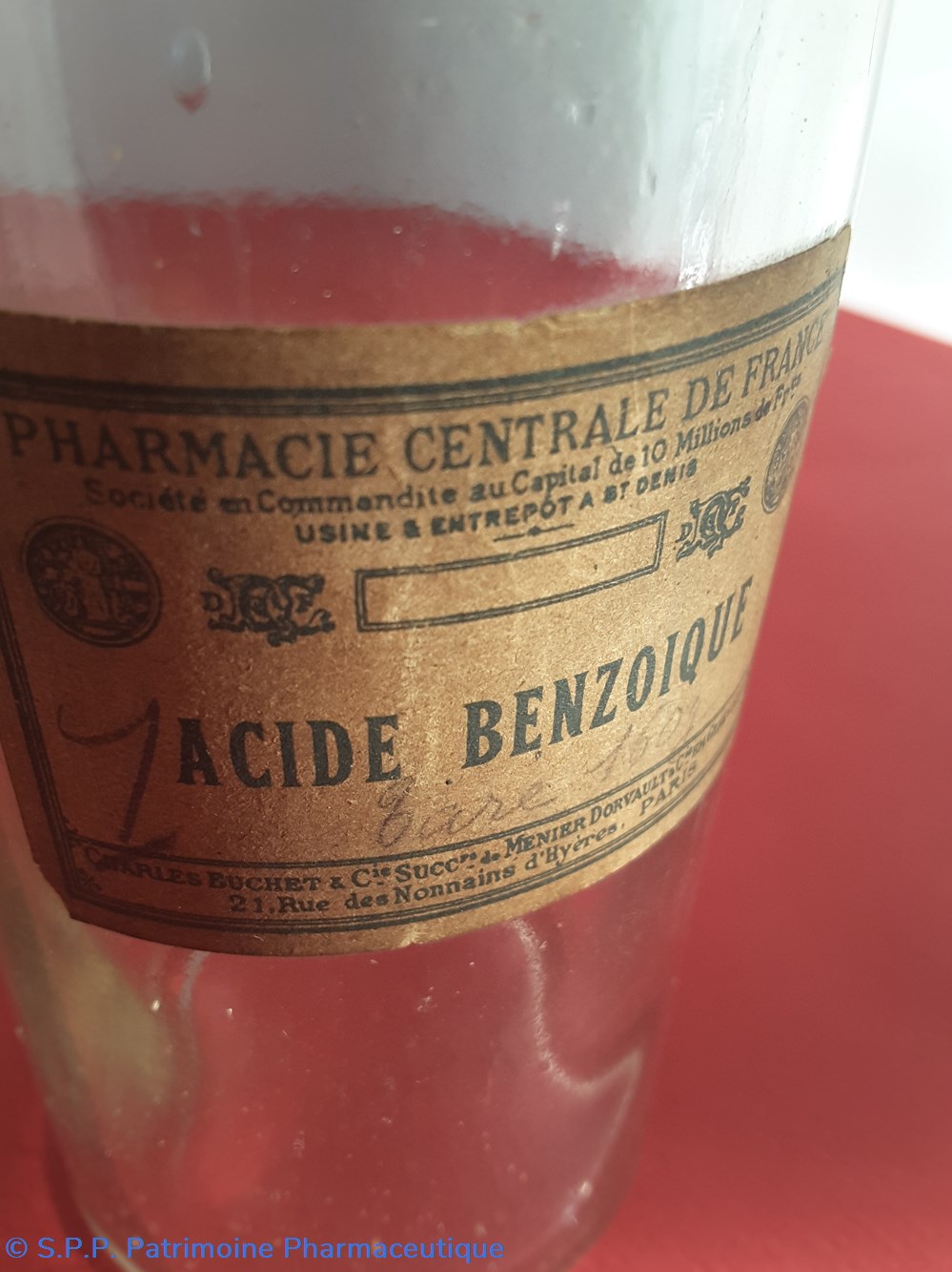 science pharmacie acide benzoique
