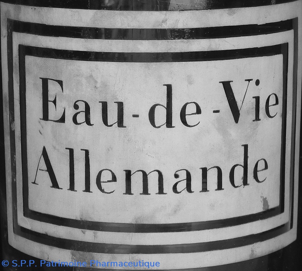 Flacon en verre grand modèle étiquette blanche Pharmacie RAVASSE 2 science flacon en verre grand modele etiquette blanche pharmacie ravasse
