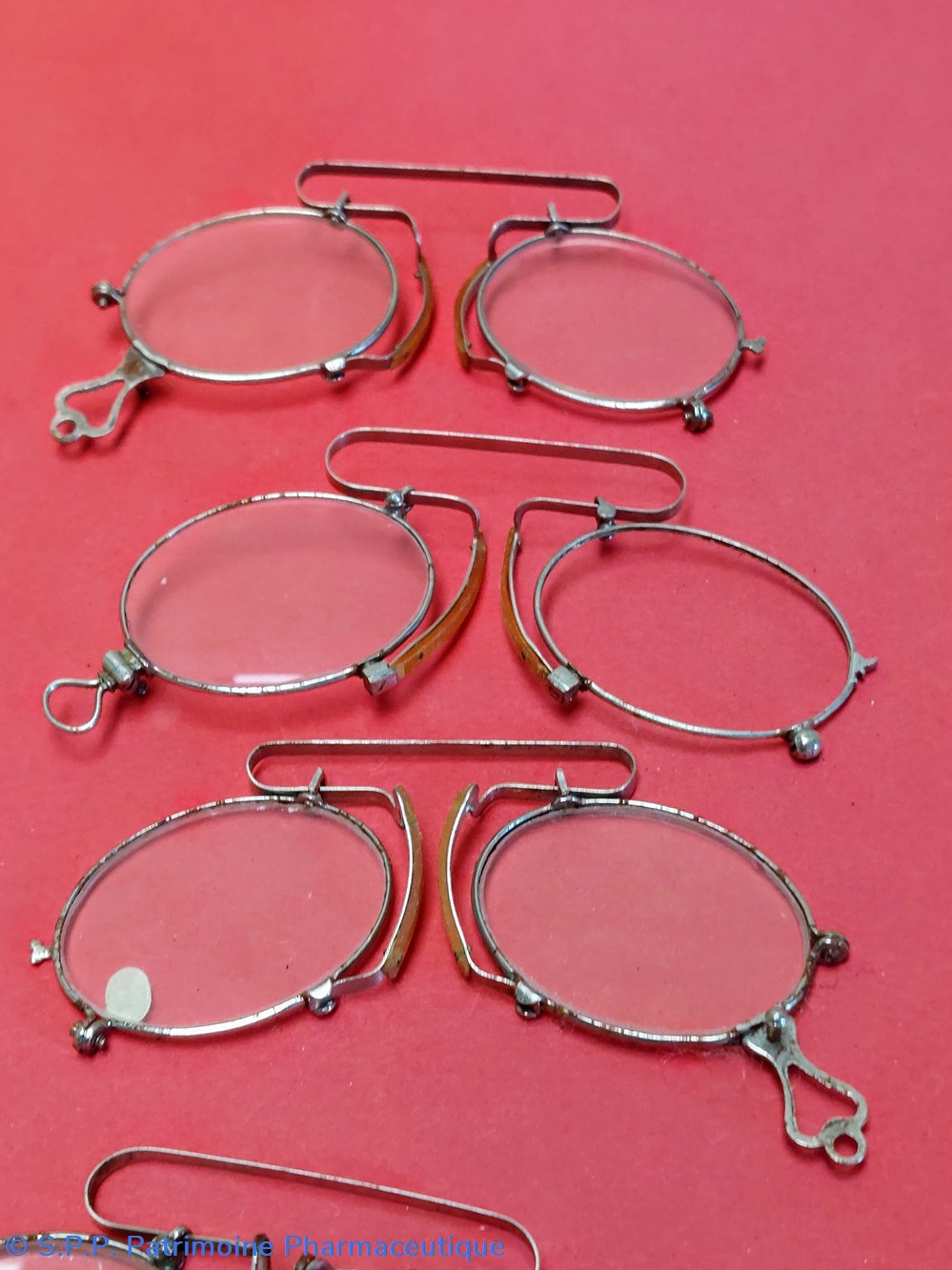 Pince - nez avec ressort plat 4 science pharmacie pince nez avec ressort plat