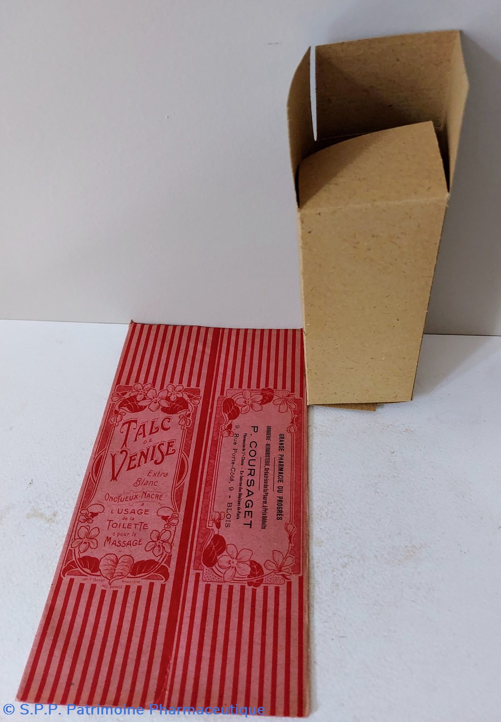 documents anciens emballage talc de venise