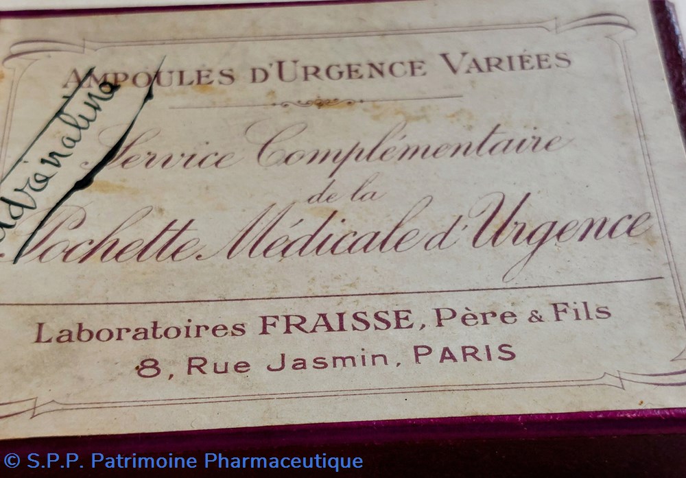 science pharmacie pochette medicinale urgence ampoules