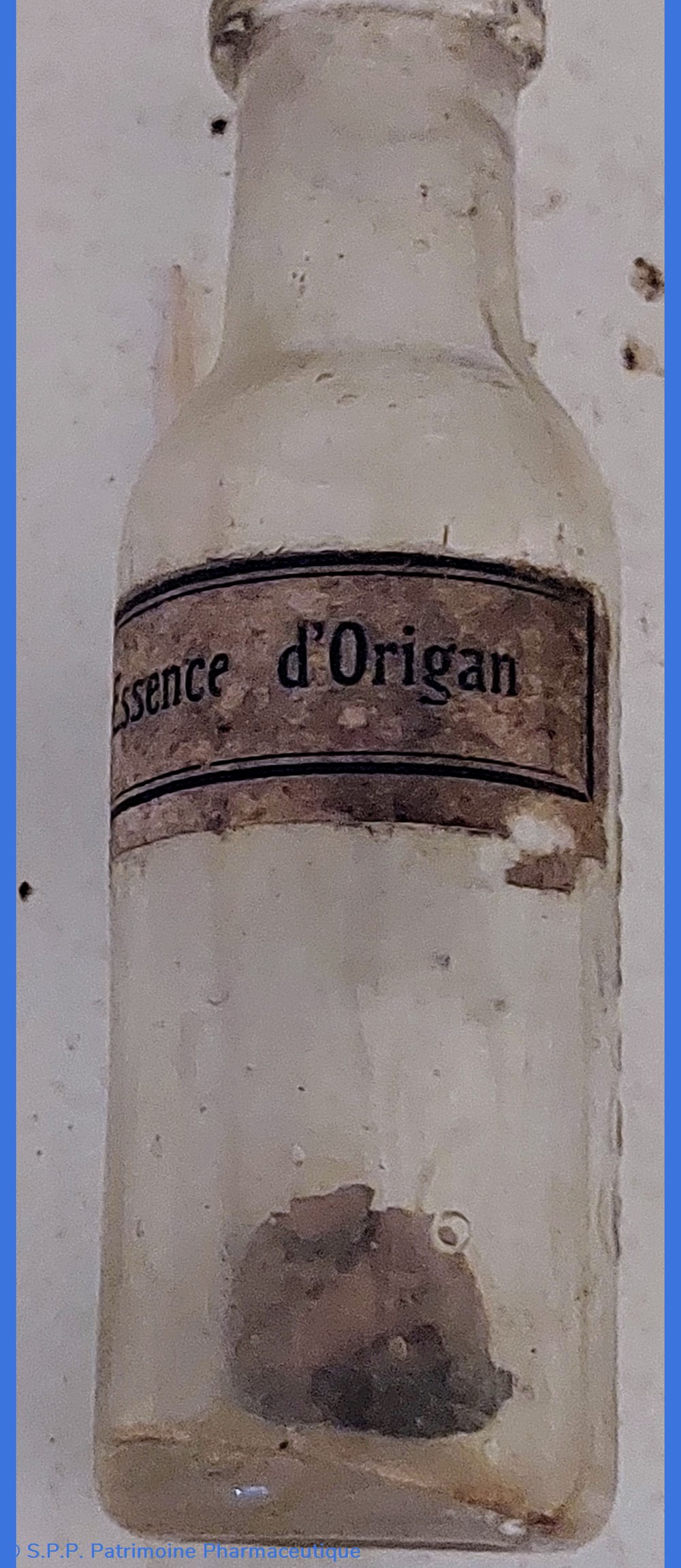Essence d'origan / Flacon gradué science pharmacie essence origan flacon gradue