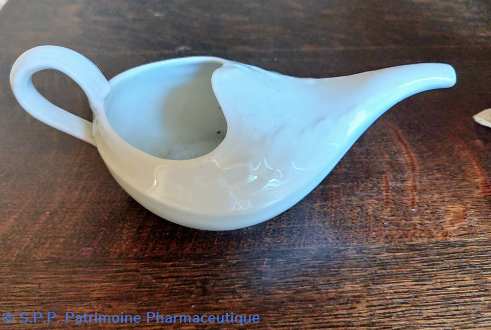 science pharmacie biberon de malade canard de malade