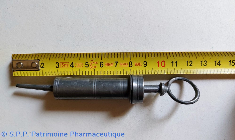 science pharmacie seringue pour injections en etain 11 cm