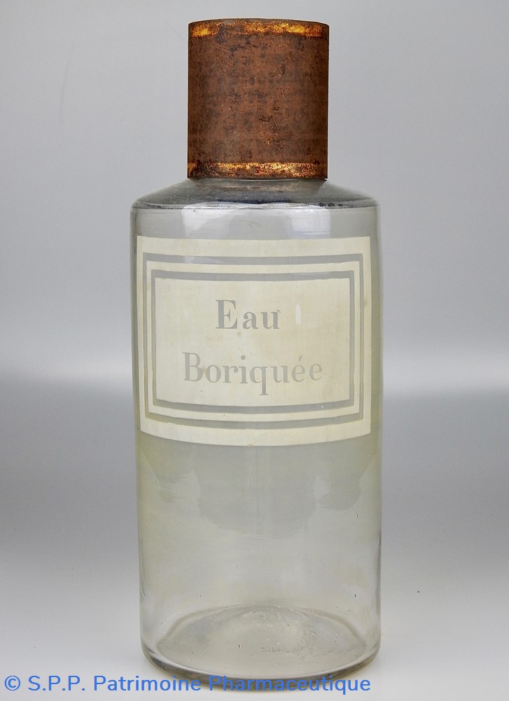 Flacon en verre très grand modèle étiquette blanche Pharmacie RAVASSE 4 science flacon en verre tres grand modele etiquette blanche pharmacie ravasse