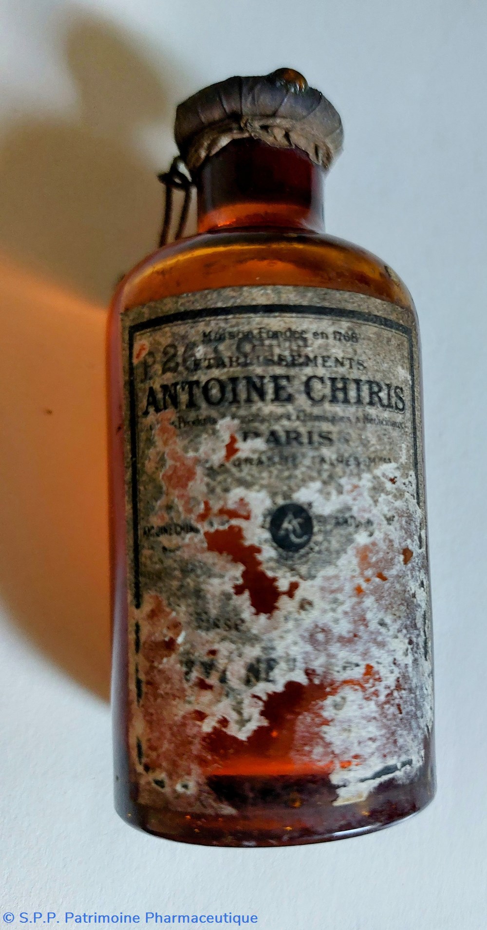Flacon 8 cm ?!?? Antoine CHIRIS à Paris science pharmacie flacon 8 cm antoine chiris a paris