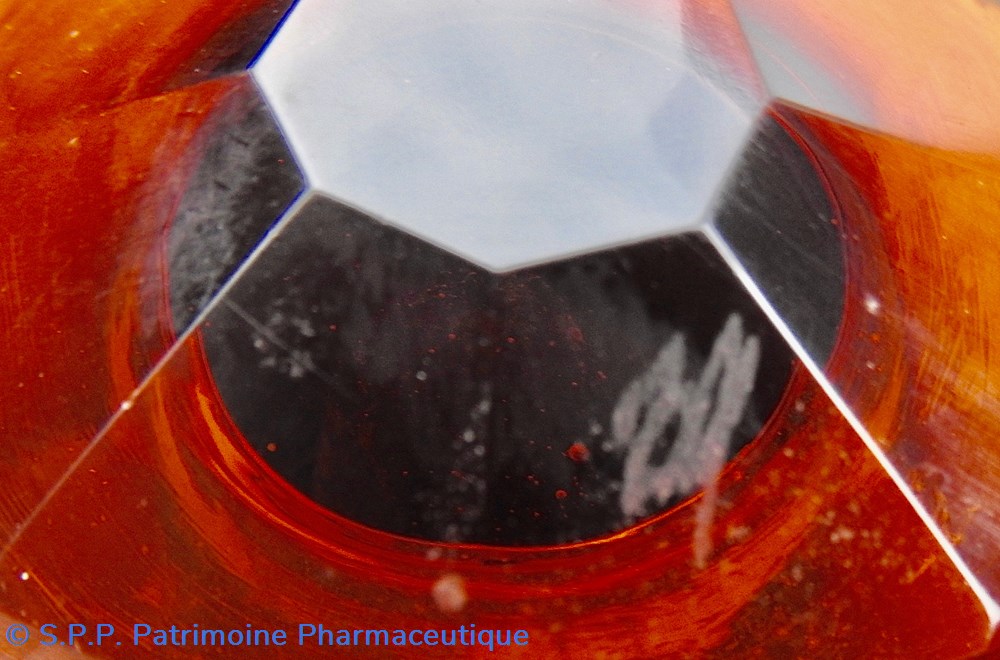science flacon de pharmacie en verre ambre moyen modele a etiquette blanche et noire
