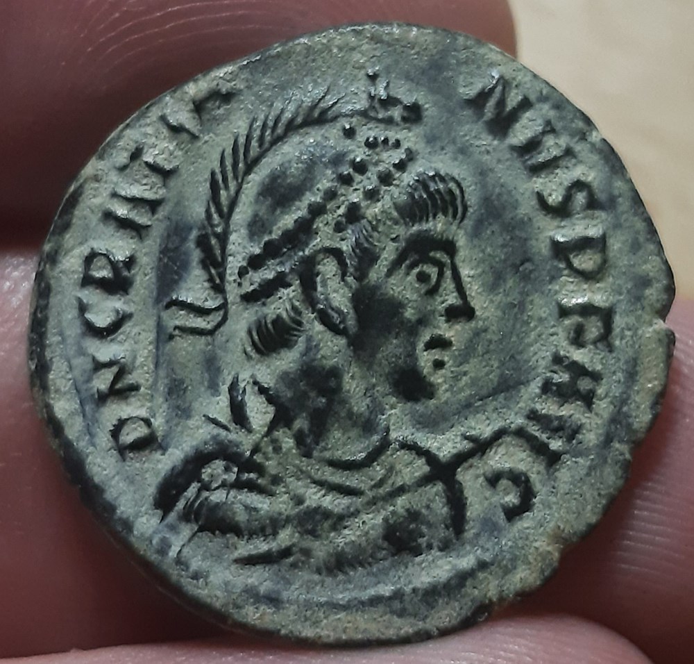 monnaies antiques romaines imperiales et republicaines gratien ae2 gloria ro manorvm