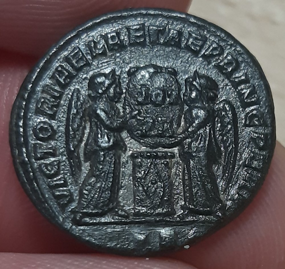 monnaies antiques romaines imperiales republicaines constantin ier le grand ae3 victoriae laetae princ perp