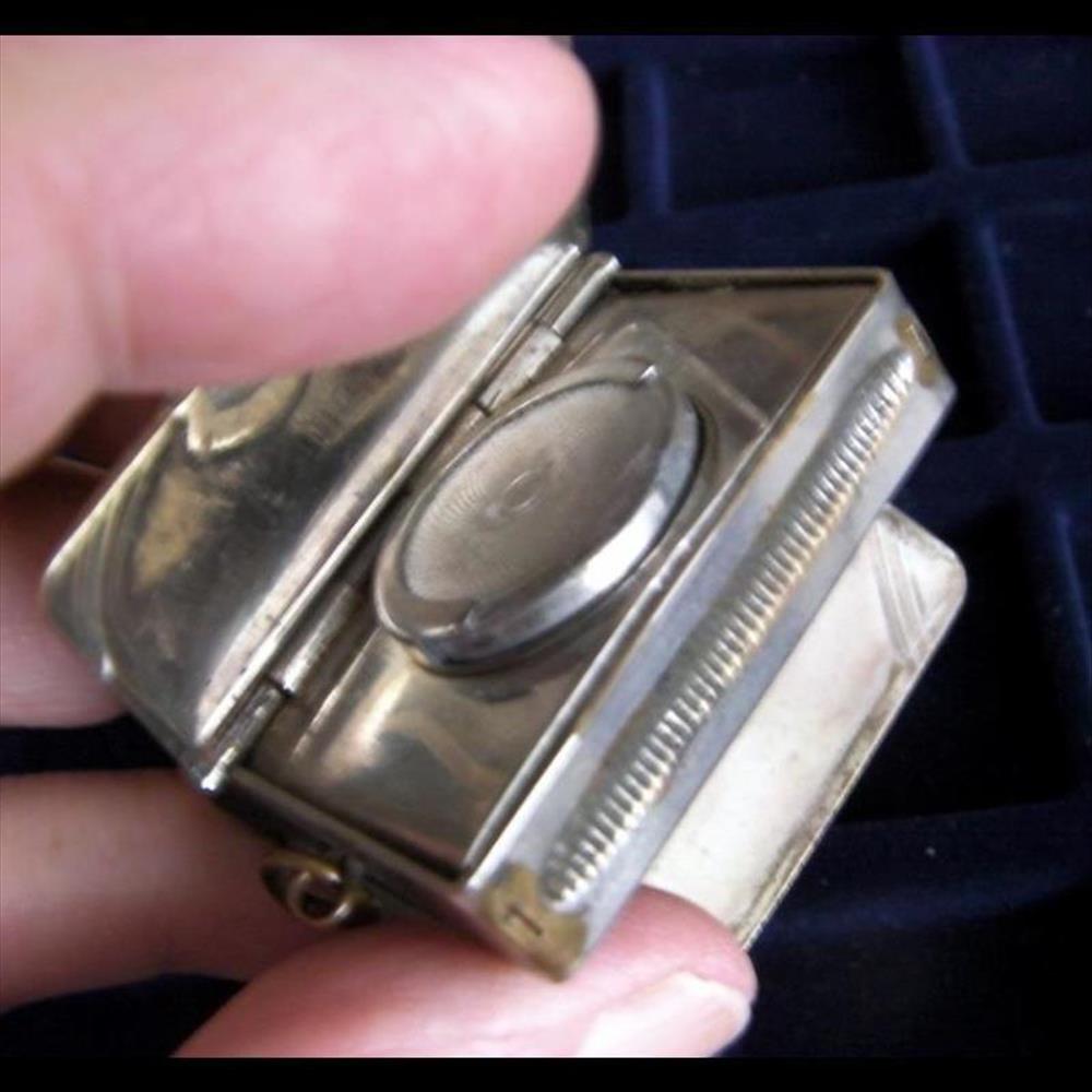 art antiquite boite coffret france porte louis avec grattoir allumettes