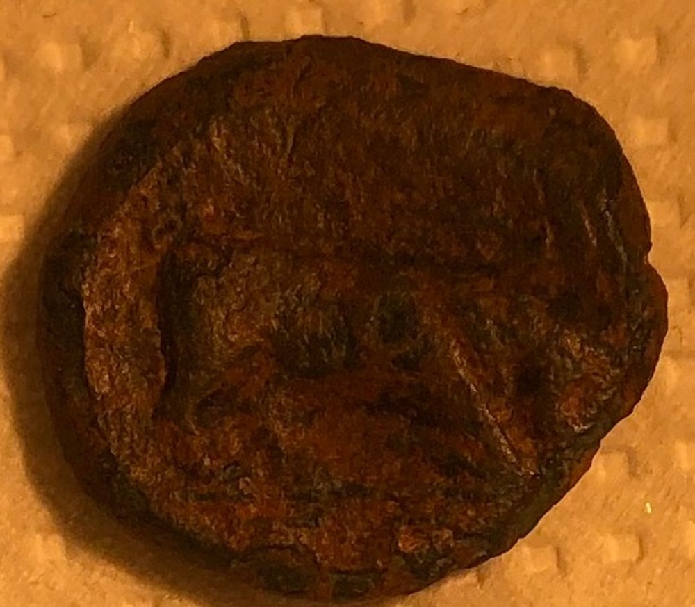 Bronze au taureau ( Gaulois -100/120 A JC ? ) monnaies antiques autres bronze au taureau gaulois 100 120 a jc