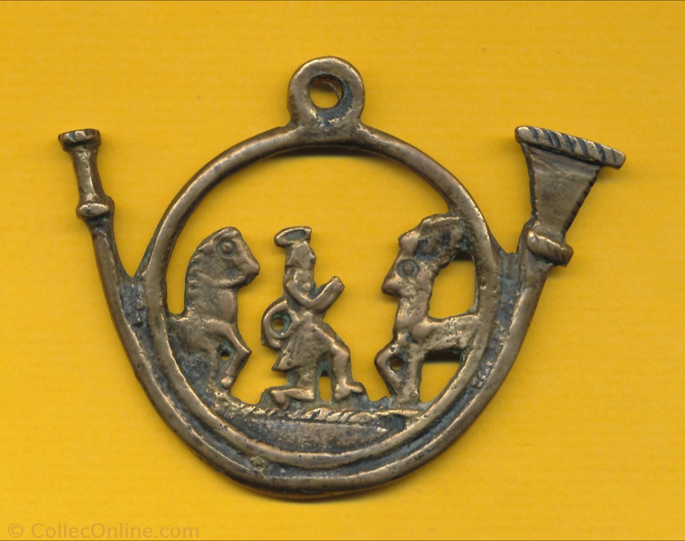 patrimoine religieux objet culte souvenir medaille cornet de st hubert