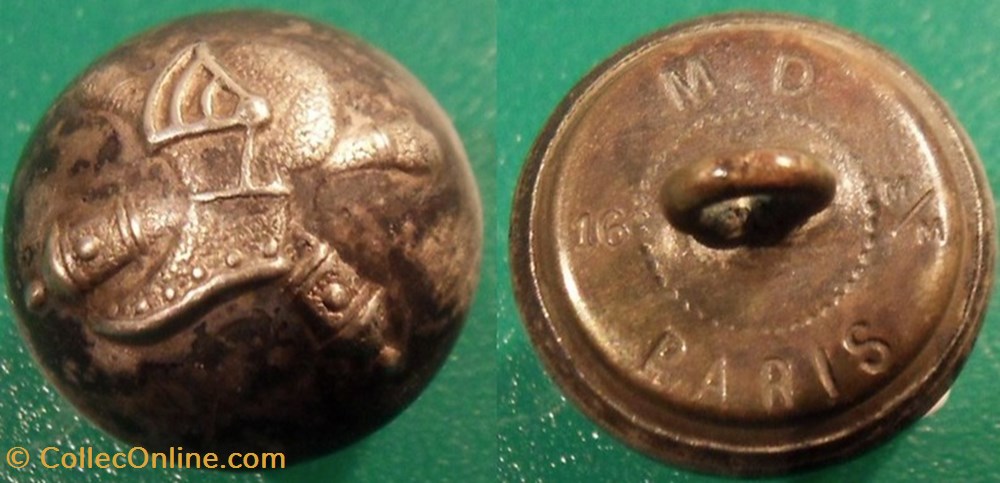 divers bouton bombe heaume et canons croises petit modele