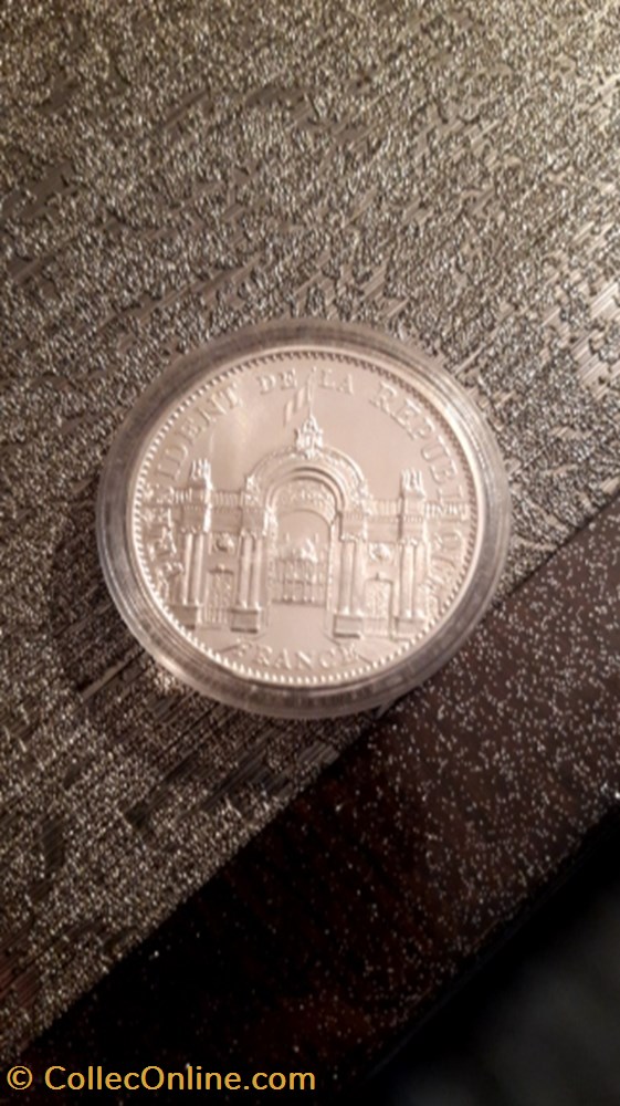 medaille president de la repubique francaise francois mitterand
