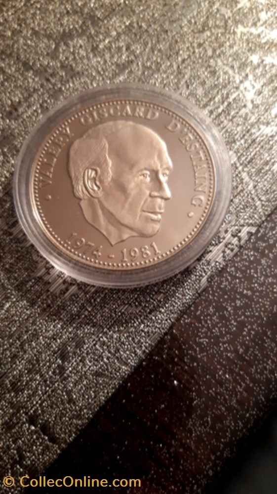 medaille president de la repubique francaise valery giscard estaing