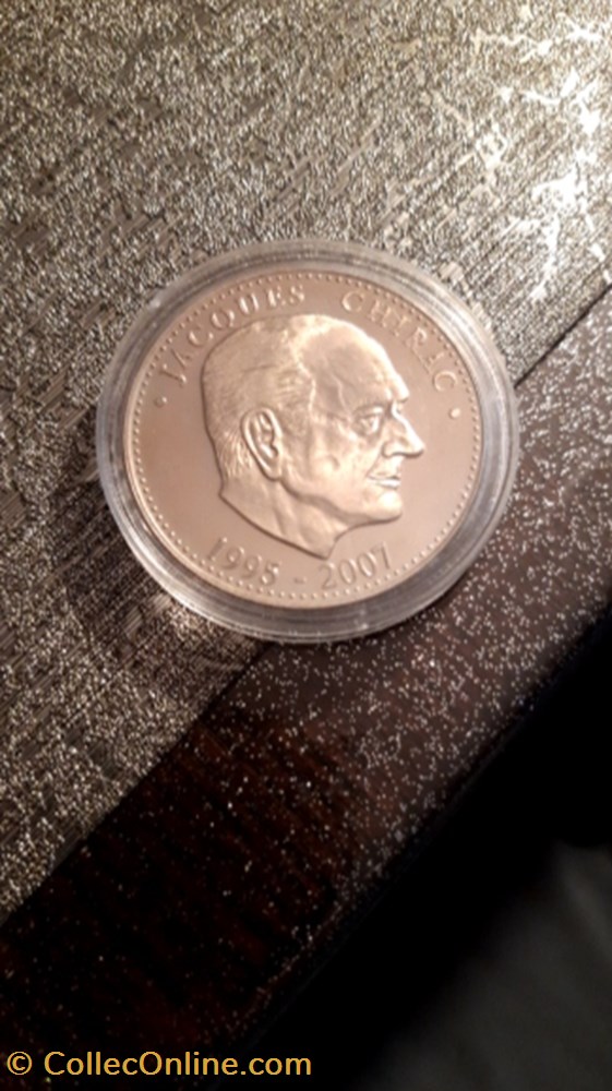 medaille president de la repubique francaise jacques chirac