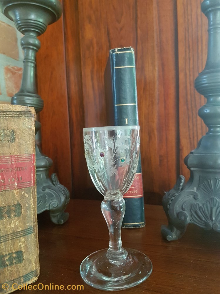Verre à pied en verre soufflé art antiquites populaire verre a pied en verre souffle