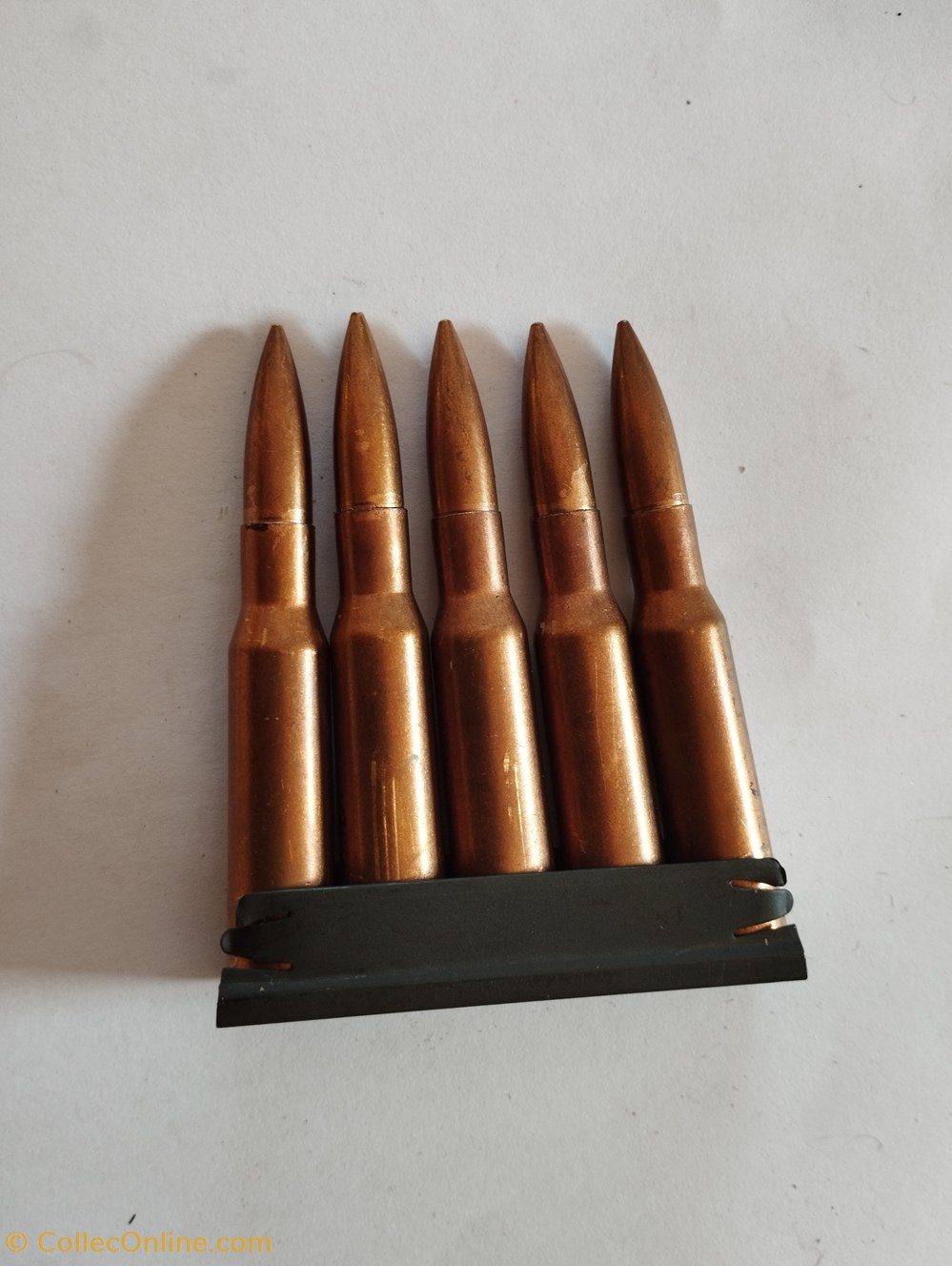 Lame chargeur garnie de 5 cartouches de 7.62x54R militaria munitions lame chargeur garnie de 5 cartouches de 7 62x54r