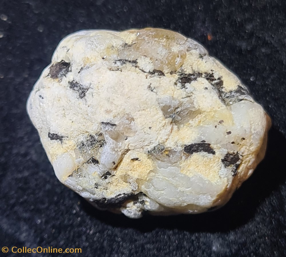 mineraux meteorites diorite