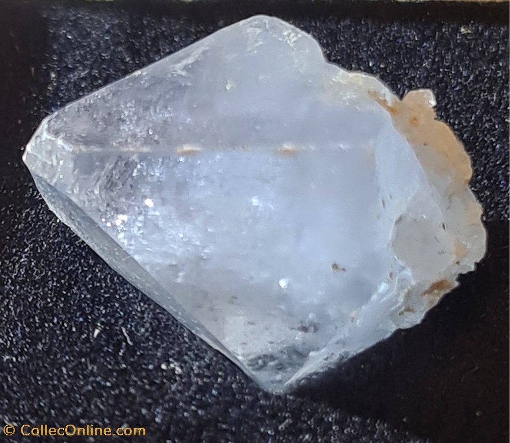 Celestite mineraux meteorites celestite