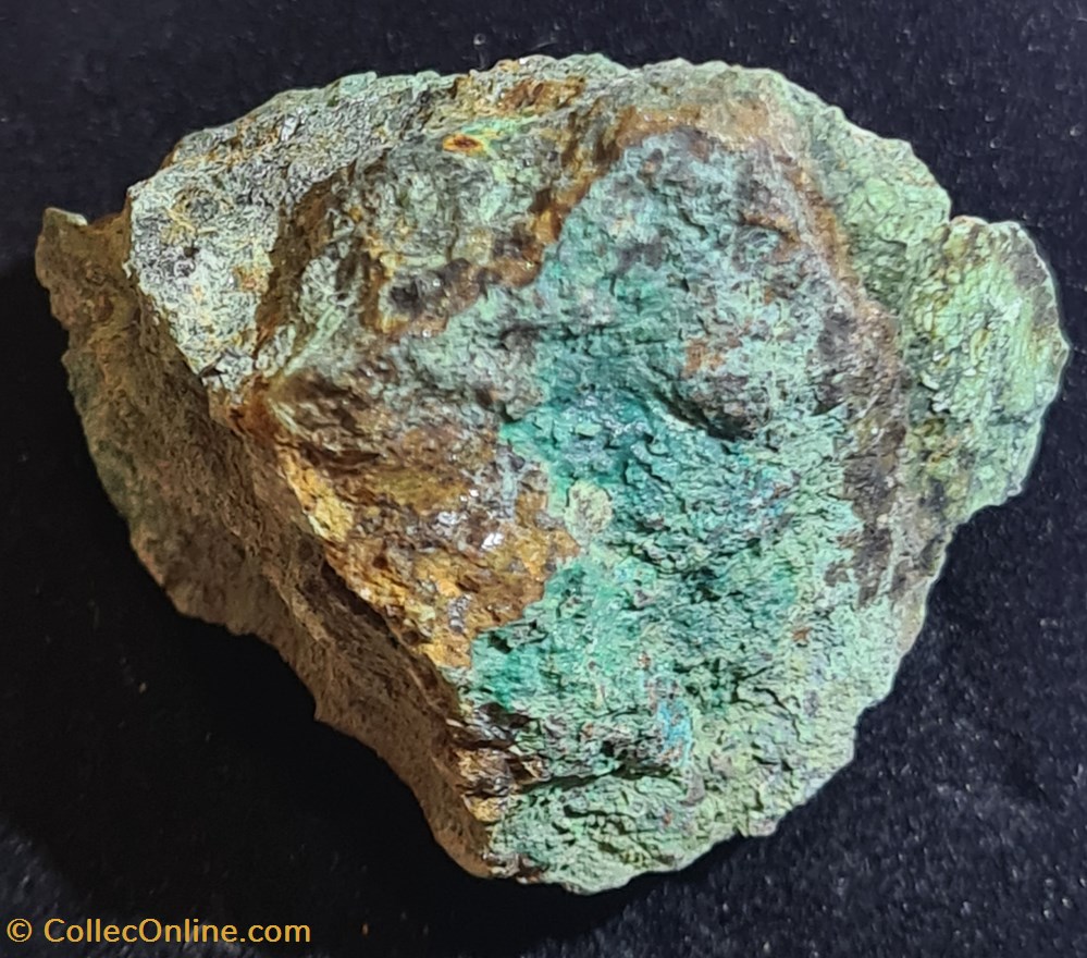mineraux meteorites turquoise verte