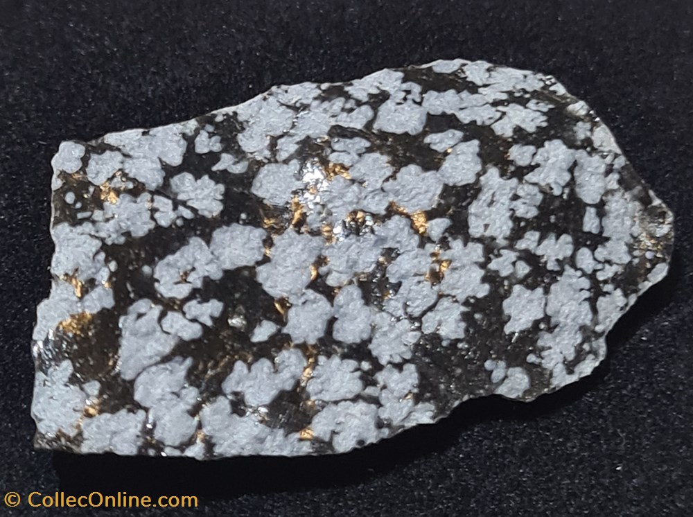 Obsidienne flocon de neige mineraux meteorites obsidienne flocon de neige
