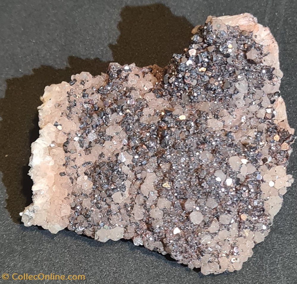 Hématite + Quartz mineraux meteorites hematite quartz