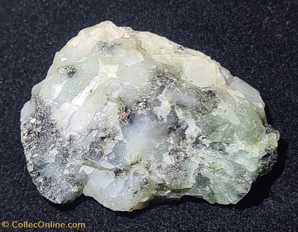 mineraux meteorites chrysolite du cap