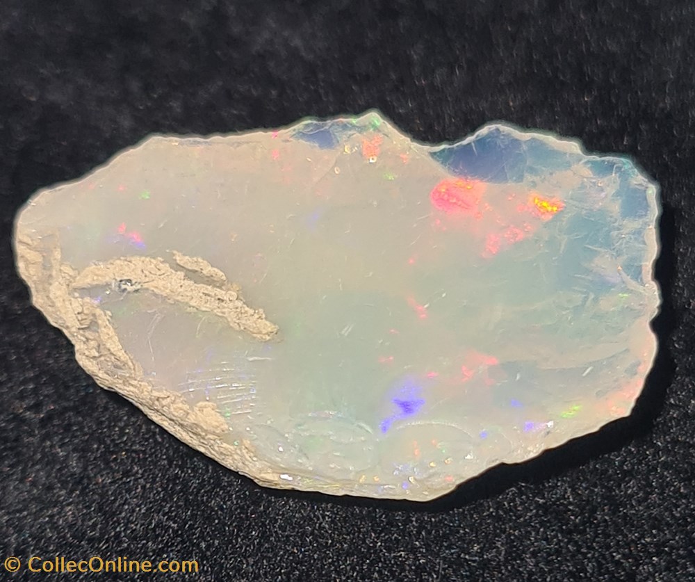 Opale mineraux meteorites opale